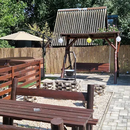 Sarudi Wellness 公寓 Sarud