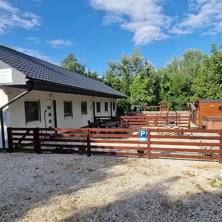 Sarudi Wellness 公寓